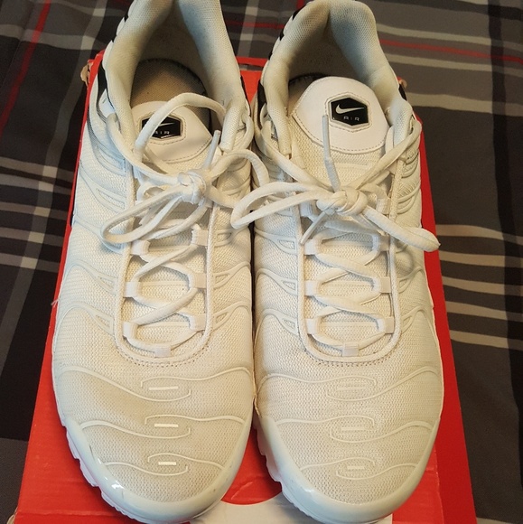 Nike Shoes - AIR  MAX  PLUS